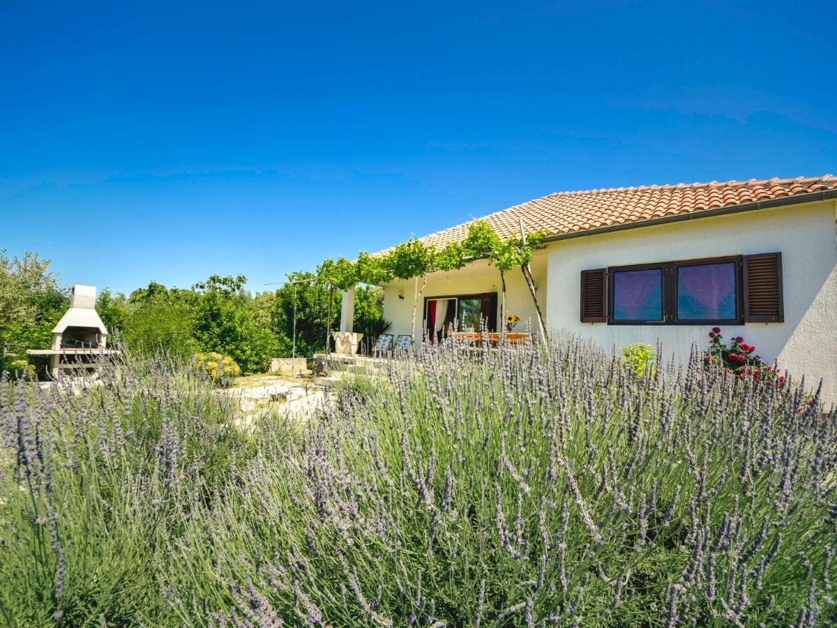 Holiday home Mihotic By Interhome *