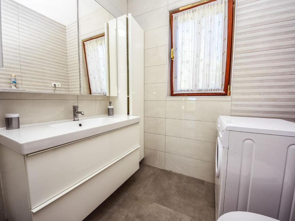 Holiday home Mihotic By Interhome Murter
