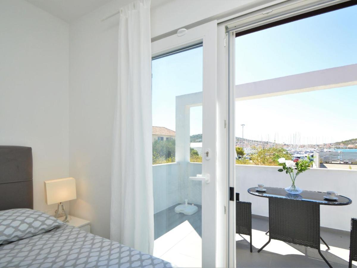 Nyaraló Mihotic By Interhome