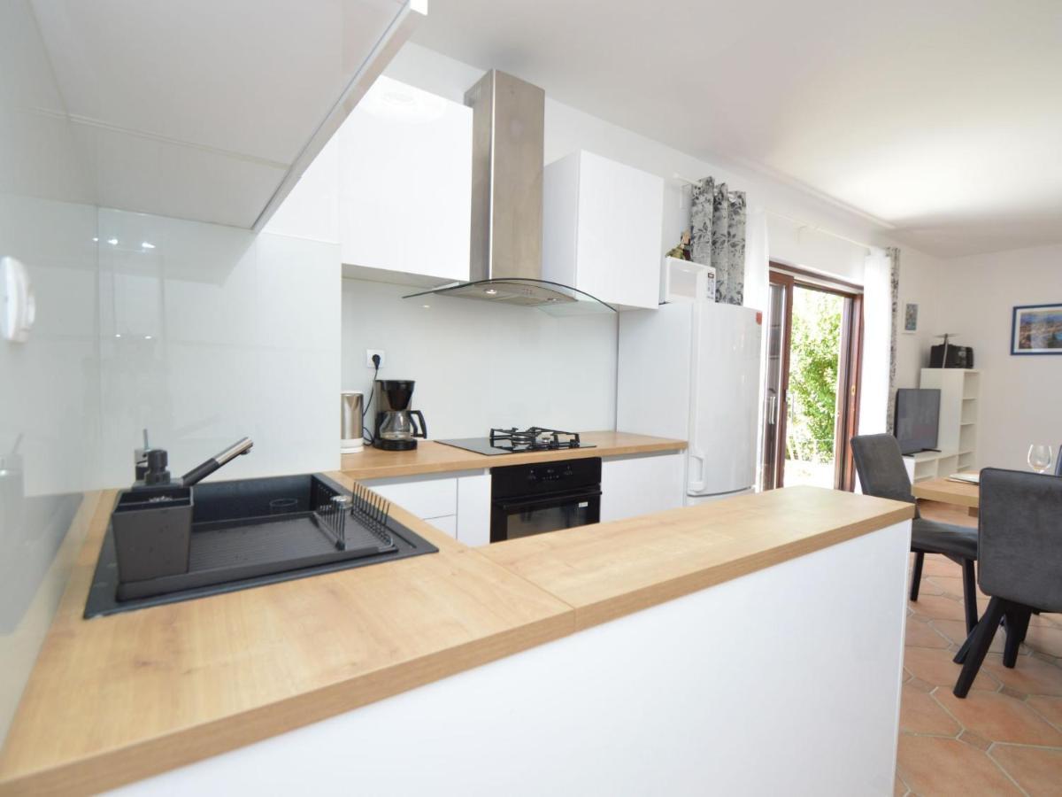 Mihotic By Interhome *