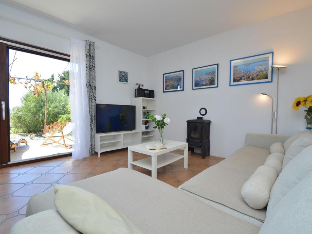 Mihotic By Interhome *